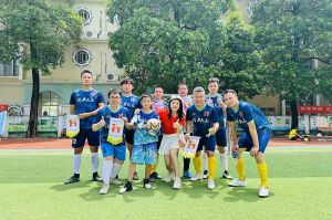 “足”够精彩！kaiyun.com集团“足”梦大龙街首届五人制男子公益足球赛